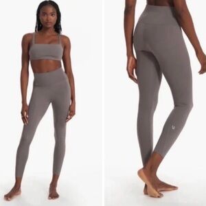 Vuori Evolve Gray High-Waisted Legging Smoke Size XS